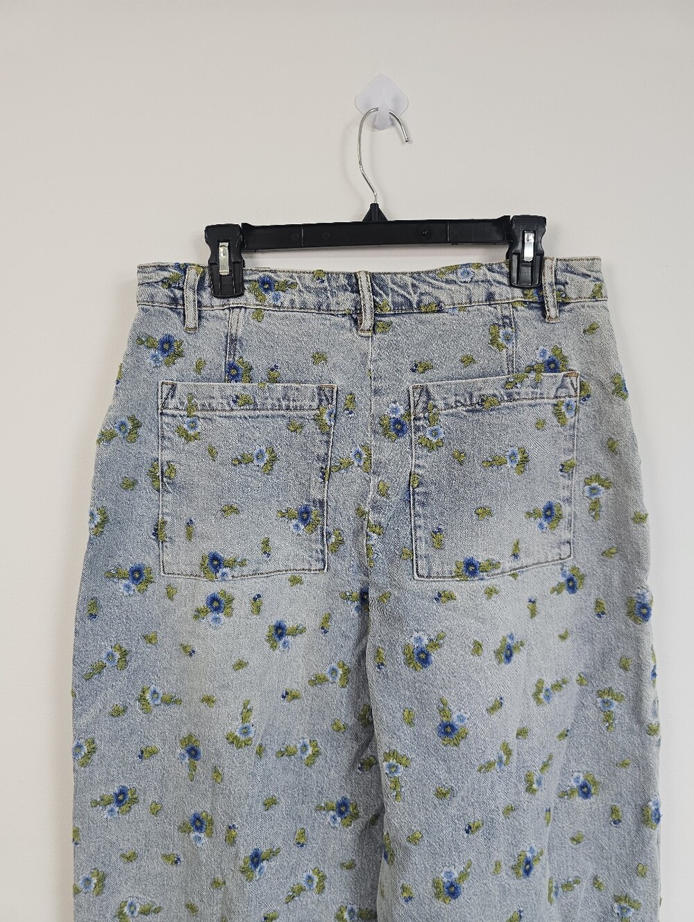 Avec Les Files Bohemian Embroidered Floral Relaxed Tapered/Barrel Jeans - Picture 9 of 10
